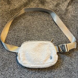 Lululemon Sherpa Belt Bag
